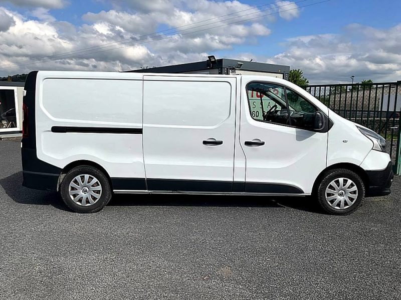 RENAULT TRAFIC 2015