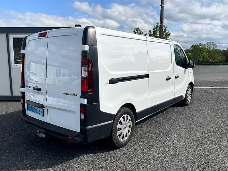 RENAULT TRAFIC 2015