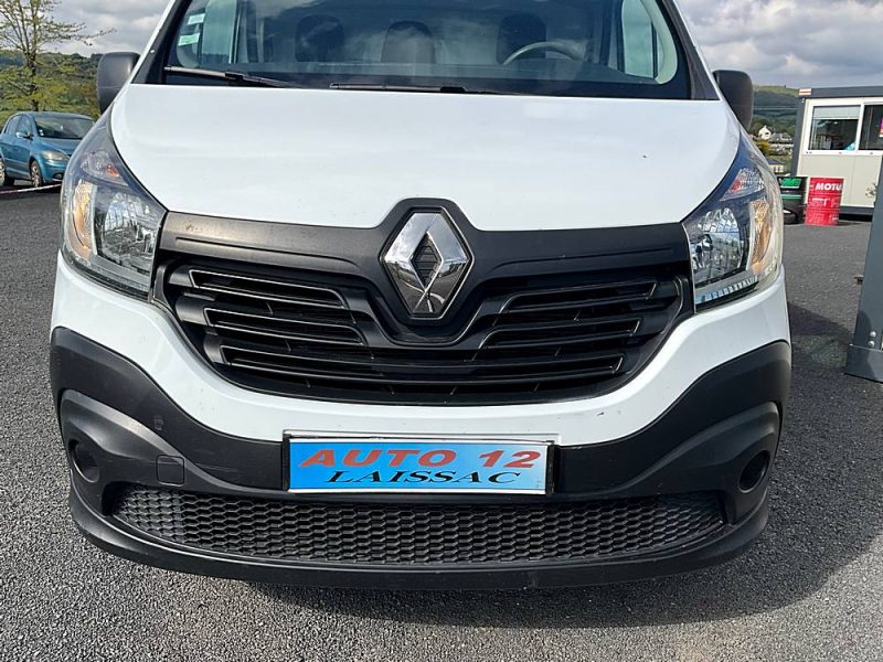 RENAULT TRAFIC 2015