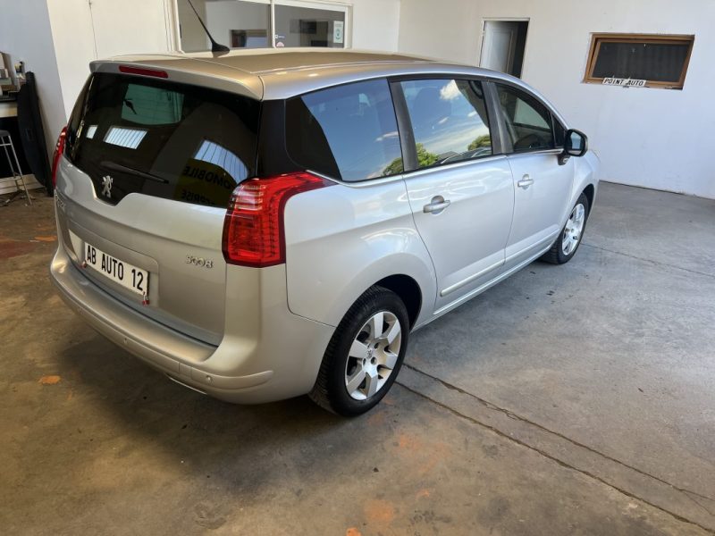 PEUGEOT 5008 2012 7 pl