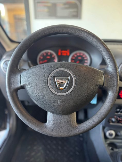 DACIA DUSTER 1.5Dci 90cv 4x4 - Distribution Neuve - CT OK - Révisée 