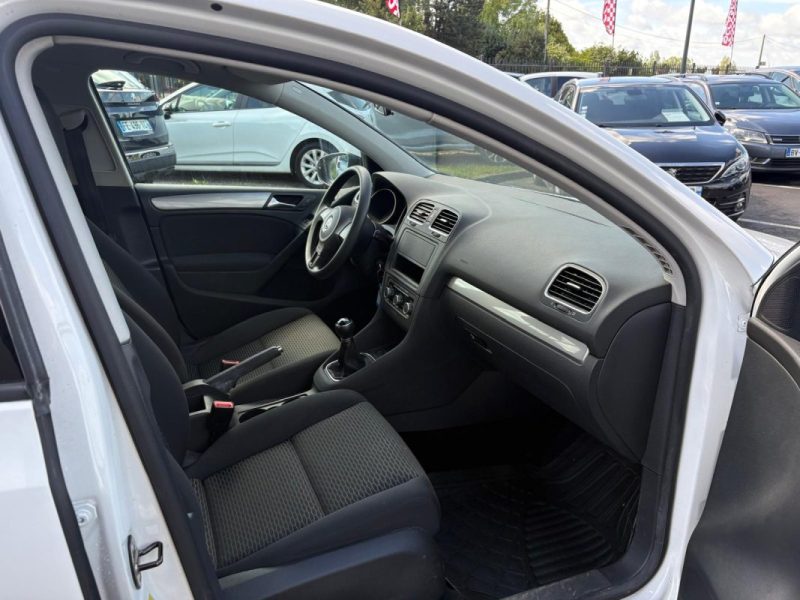 VOLKSWAGEN GOLF 2010