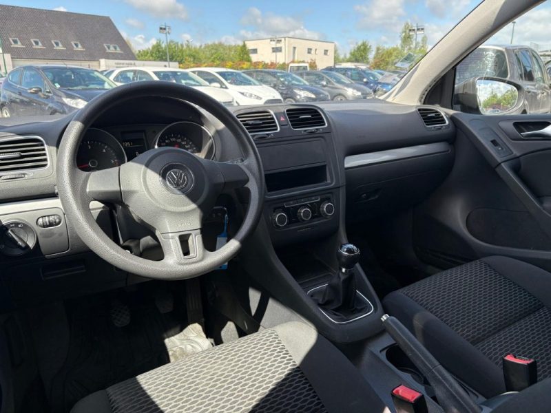 VOLKSWAGEN GOLF 2010