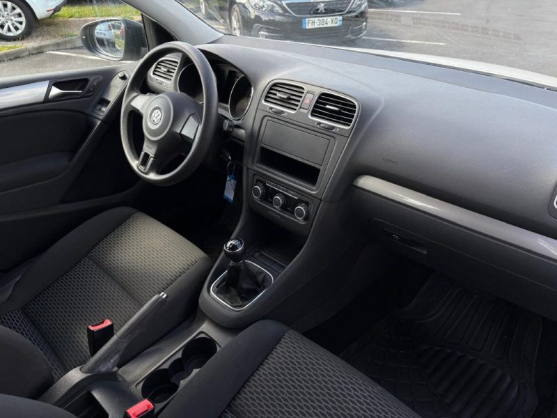 VOLKSWAGEN GOLF 2010