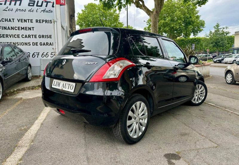 SUZUKI SWIFT 2011