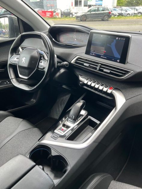 PEUGEOT 5008 2020