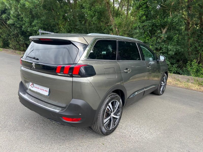PEUGEOT 5008 2020
