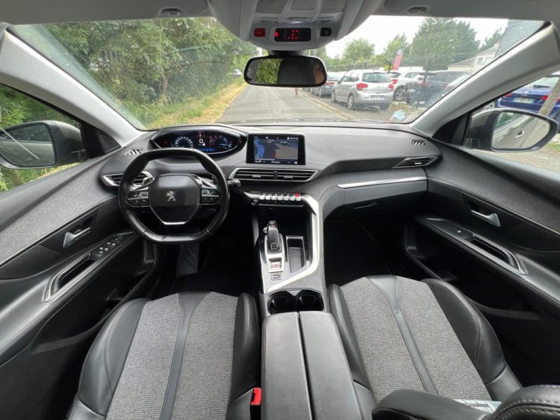 PEUGEOT 5008 2020