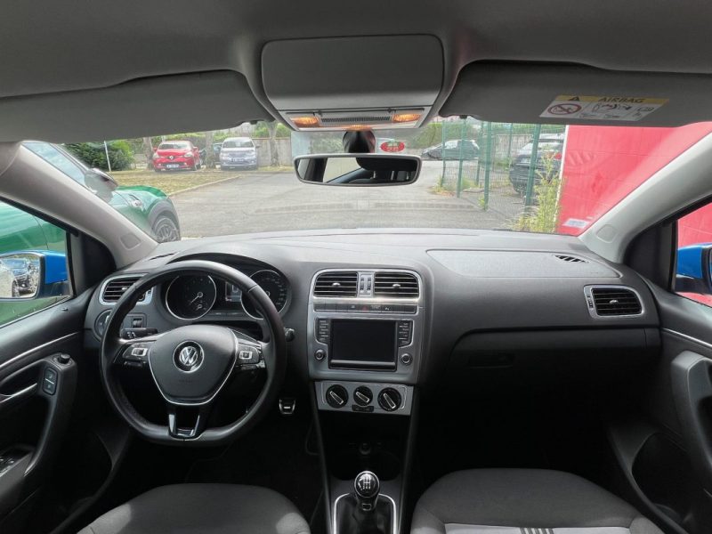 VOLKSWAGEN POLO 2016