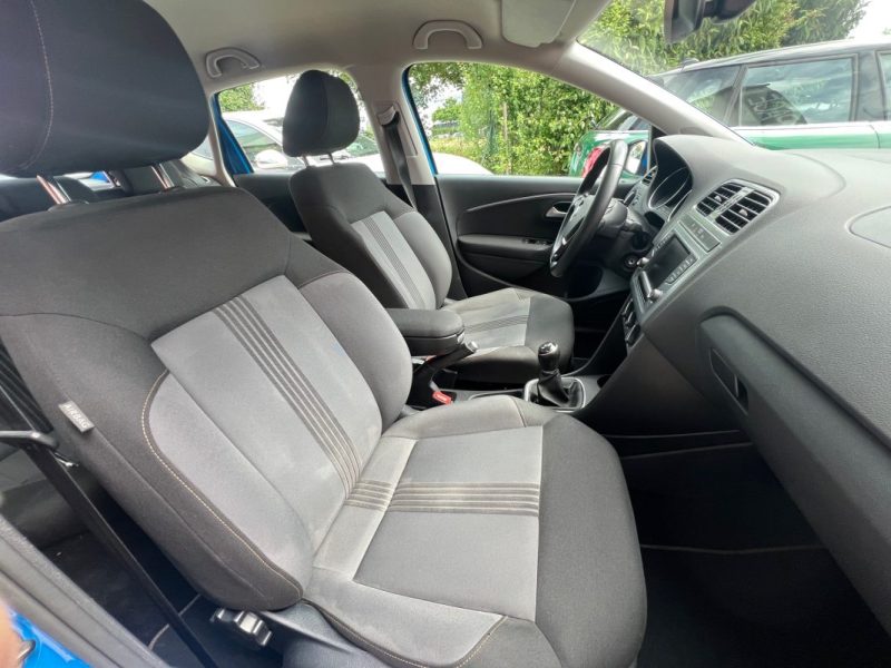 VOLKSWAGEN POLO 2016