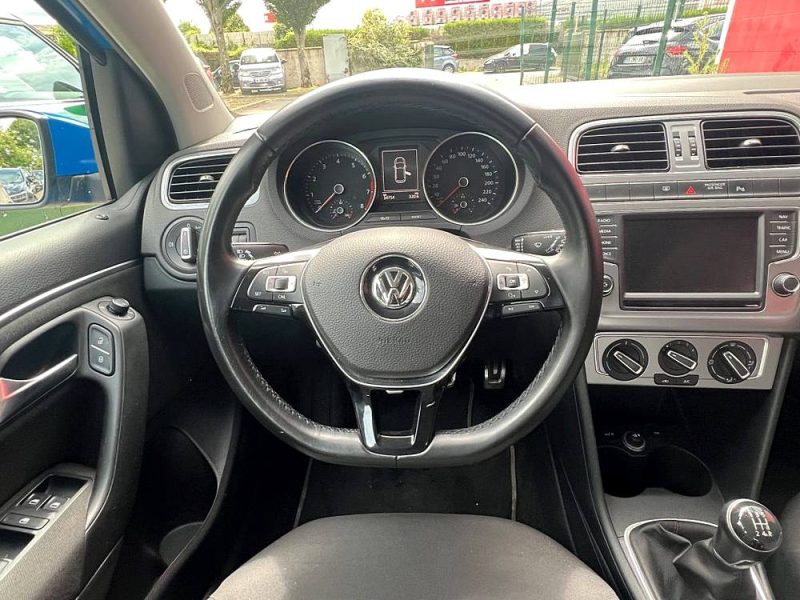 VOLKSWAGEN POLO 2016