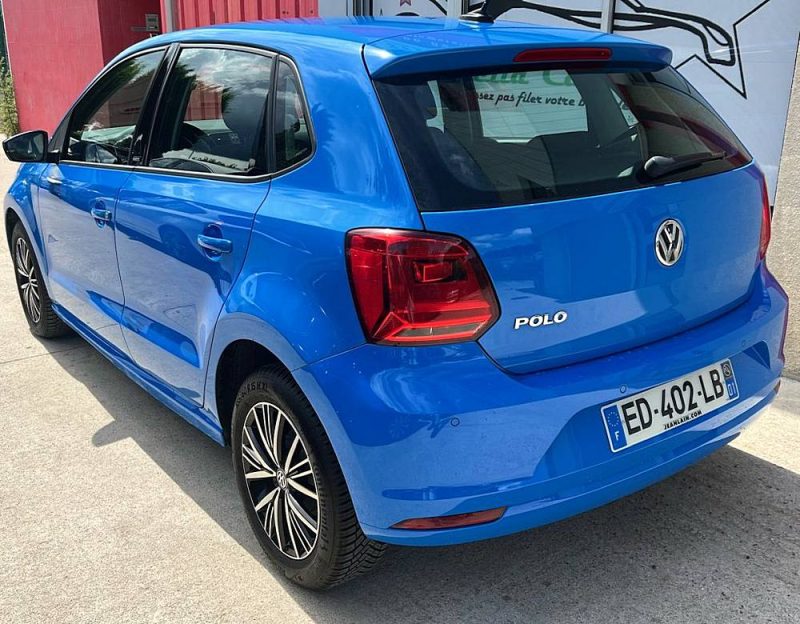 VOLKSWAGEN POLO 2016
