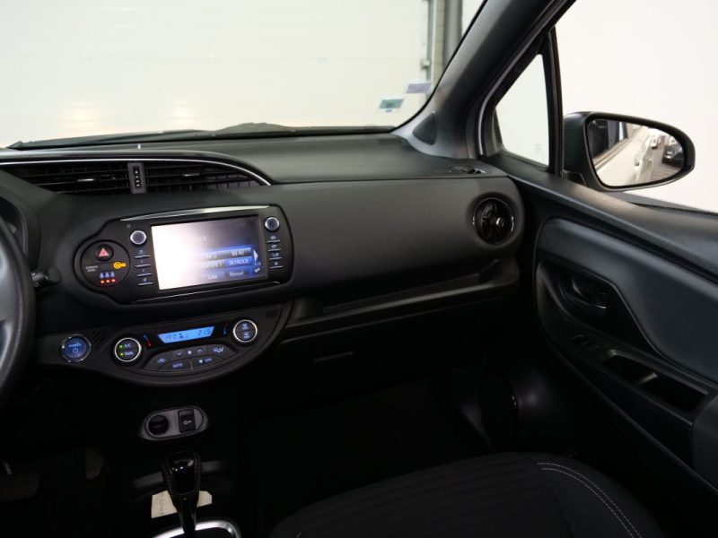 TOYOTA YARIS HYBRID 2018