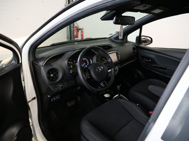 TOYOTA YARIS HYBRID 2018