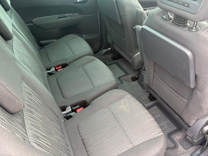 PEUGEOT 5008 2012