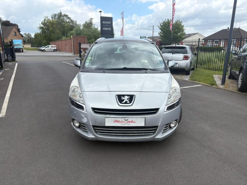 PEUGEOT 5008 2012