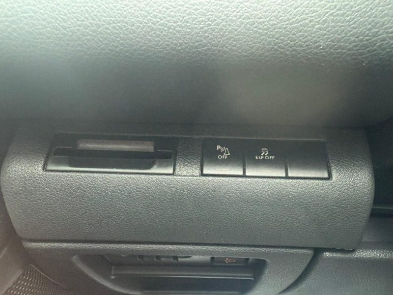 PEUGEOT 5008 2012