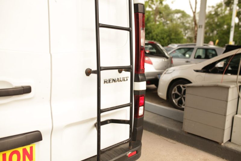 RENAULT TRAFIC 2018