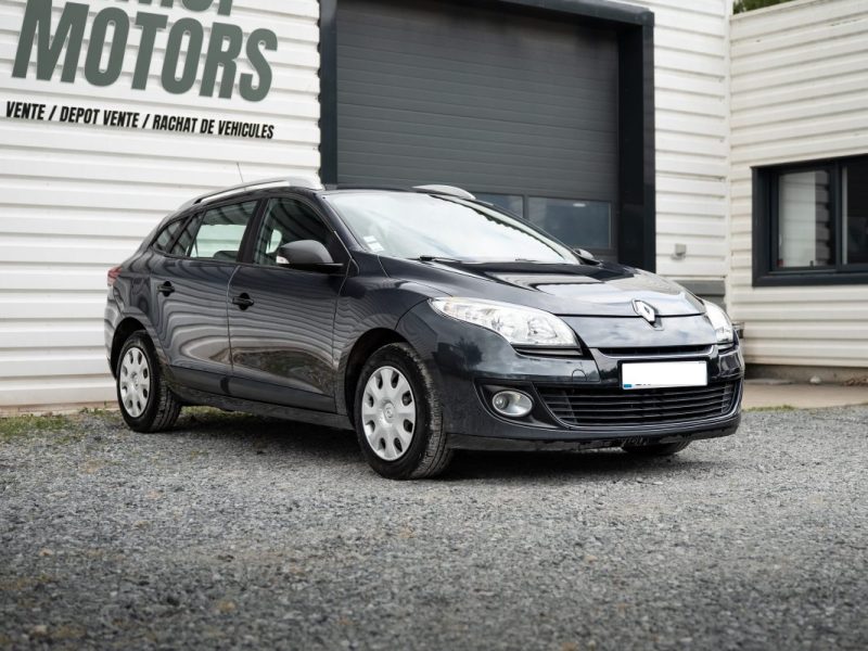 RENAULT MEGANE III Grandtour 2012
