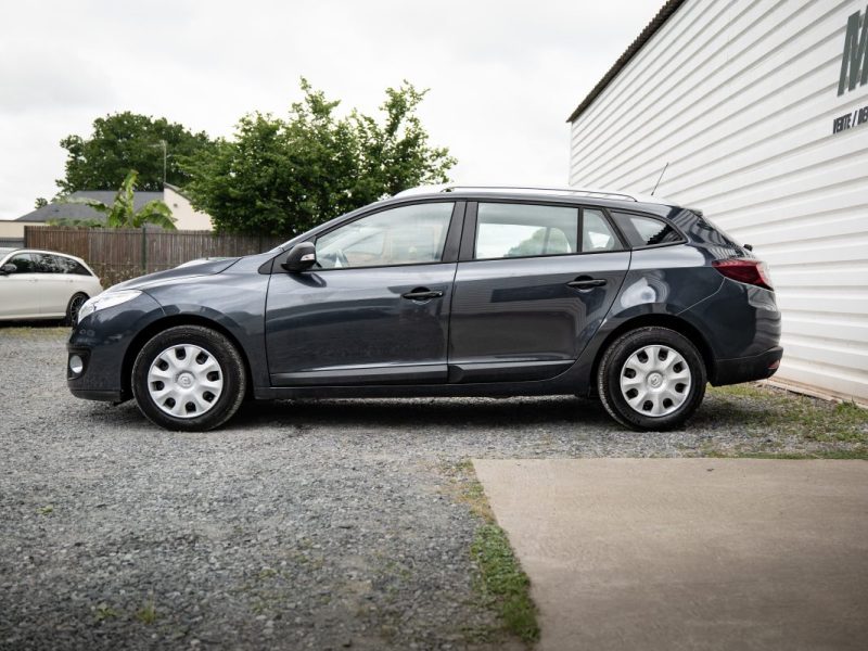 RENAULT MEGANE III Grandtour 2012