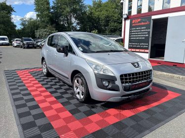 PEUGEOT 3008 2011