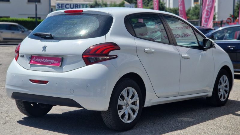 PEUGEOT 208 2018