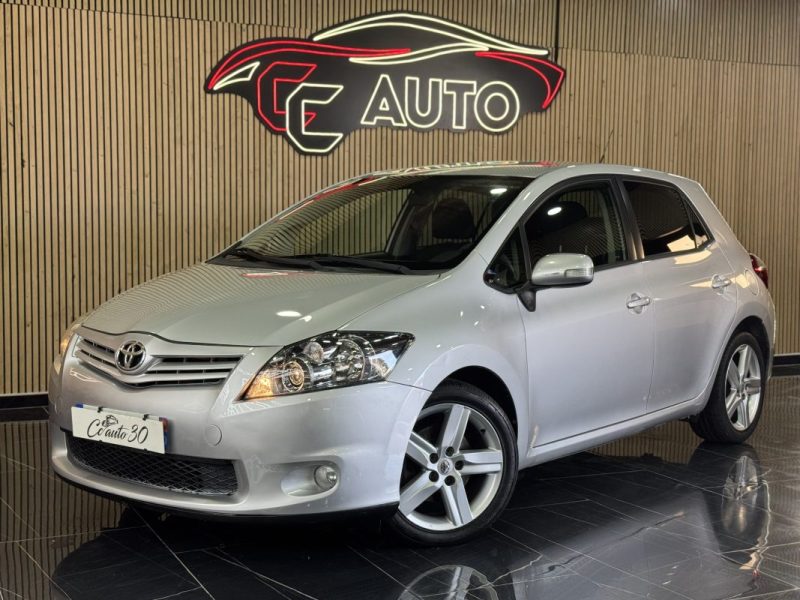 TOYOTA AURIS 2011