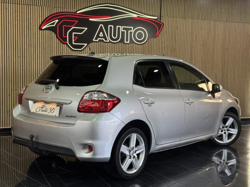 TOYOTA AURIS 2011