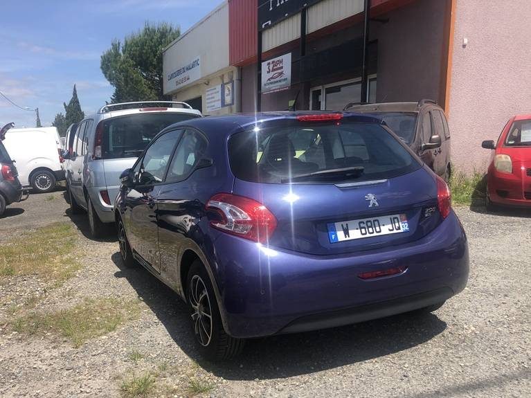 PEUGEOT 208 active 2013 12 mois de garantie