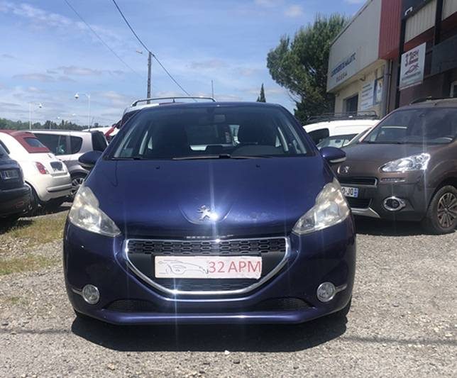 PEUGEOT 208 active 2013 12 mois de garantie