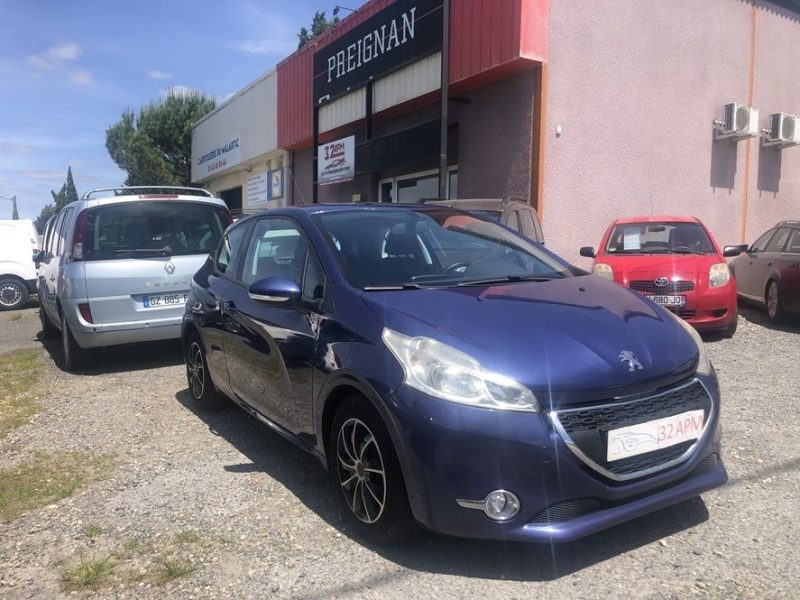 PEUGEOT 208 active 2013 12 mois de garantie