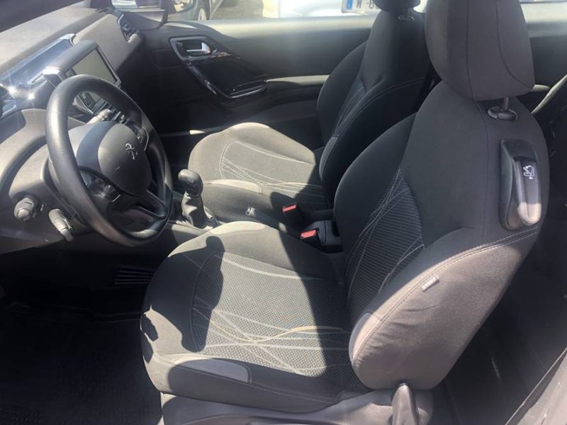 PEUGEOT 208 active 2013 12 mois de garantie