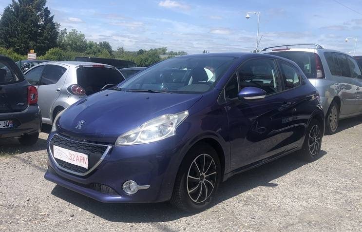 PEUGEOT 208 active 2013 12 mois de garantie