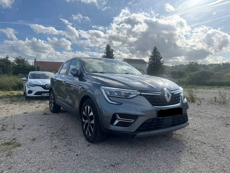 RENAULT ARKANA E-TECH 145CV BUSINESS
