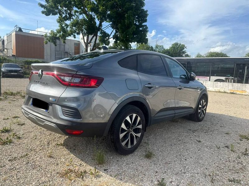 RENAULT ARKANA E-TECH 145CV BUSINESS
