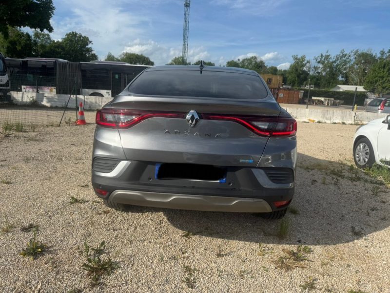 RENAULT ARKANA E-TECH 145CV BUSINESS