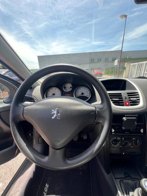 PEUGEOT  207 2008 1.4 VTI 95CV / Moteur à Chaine / Bluetooth / CT OK 