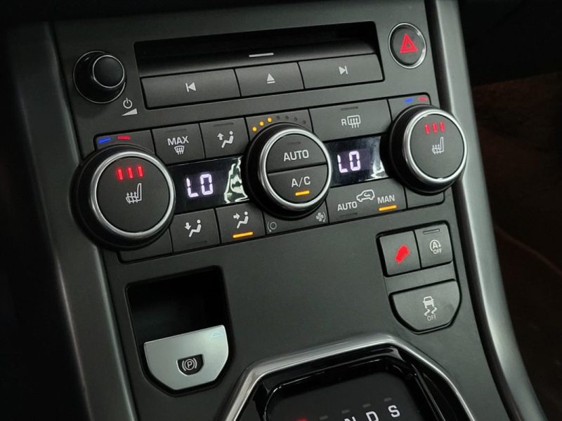 LAND ROVER RANGE ROVER EVOQUE 2.0 TD4 180cv SE Dynamic 4X4 Boîte Auto