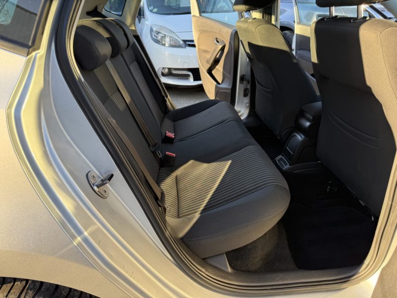 VOLKSWAGEN POLO 2010