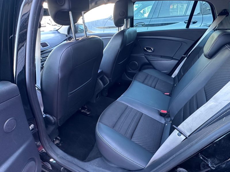 RENAULT MEGANE BOITE AUTO GARANTIE 12 MOIS 110cv 