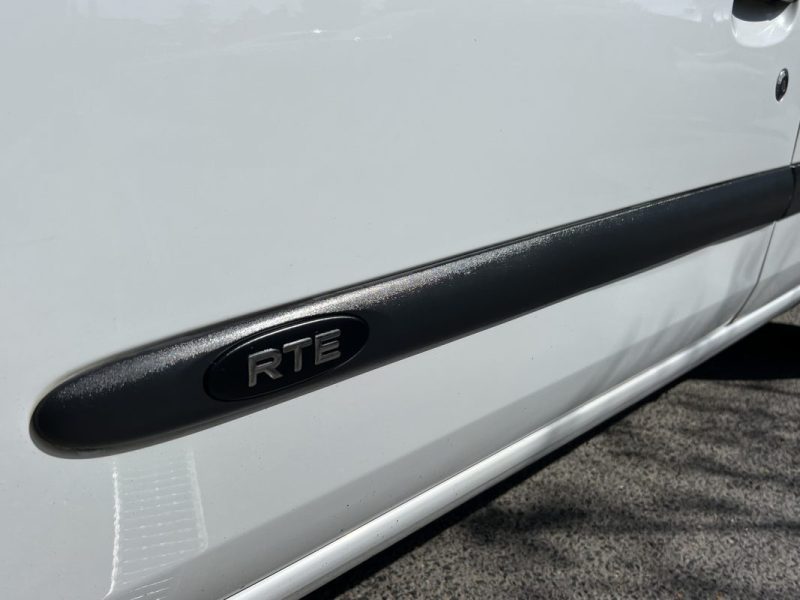 RENAULT CLIO 2 II RTE 1.2 i 60 Cv 56 300 Kms 5 PORTES EXCELLENT ETAT - GARANTIE 1 AN