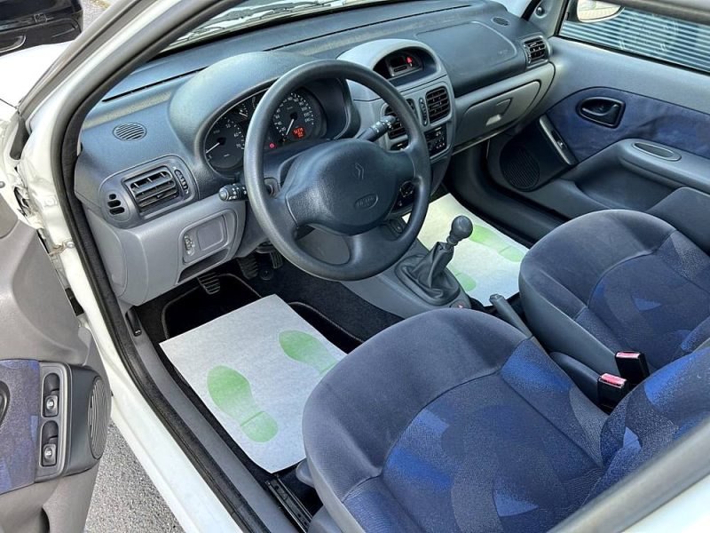 RENAULT CLIO 2 II RTE 1.2 i 60 Cv 56 300 Kms 5 PORTES EXCELLENT ETAT - GARANTIE 1 AN