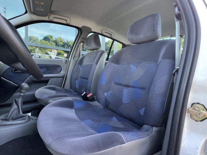 RENAULT CLIO 2 II RTE 1.2 i 60 Cv 56 300 Kms 5 PORTES EXCELLENT ETAT - GARANTIE 1 AN