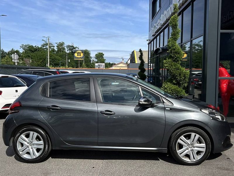 PEUGEOT 208 PHASE 2 II STYLE 1.2 82 Cv ECRAN GPS TACTILE / 29 700 Kms CRIT AIR 1 - GARANTIE 1 AN