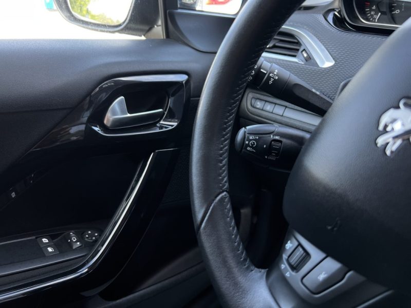 PEUGEOT 208 PHASE 2 II STYLE 1.2 82 Cv ECRAN GPS TACTILE / 29 700 Kms CRIT AIR 1 - GARANTIE 1 AN