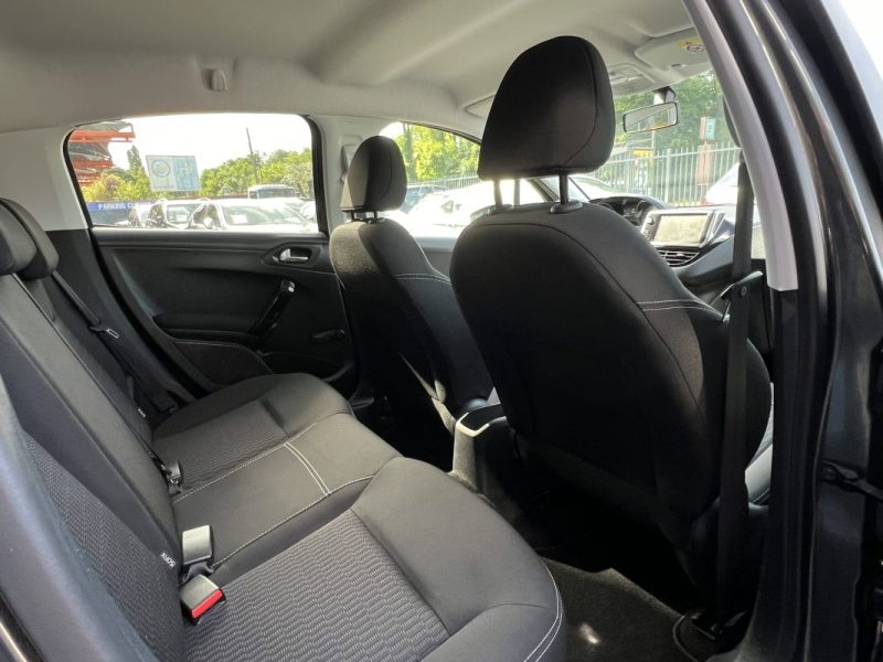 PEUGEOT 208 PHASE 2 II STYLE 1.2 82 Cv ECRAN GPS TACTILE / 29 700 Kms CRIT AIR 1 - GARANTIE 1 AN