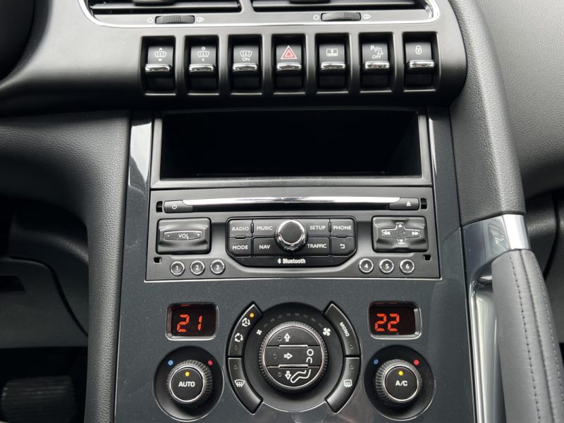 PEUGEOT 3008 PHASE 2 ALLURE 1.6 THP 165 PREMIERE MAIN BOITE AUTOMATIQUE CRIT AIR 1 - GARANTIE 1 AN