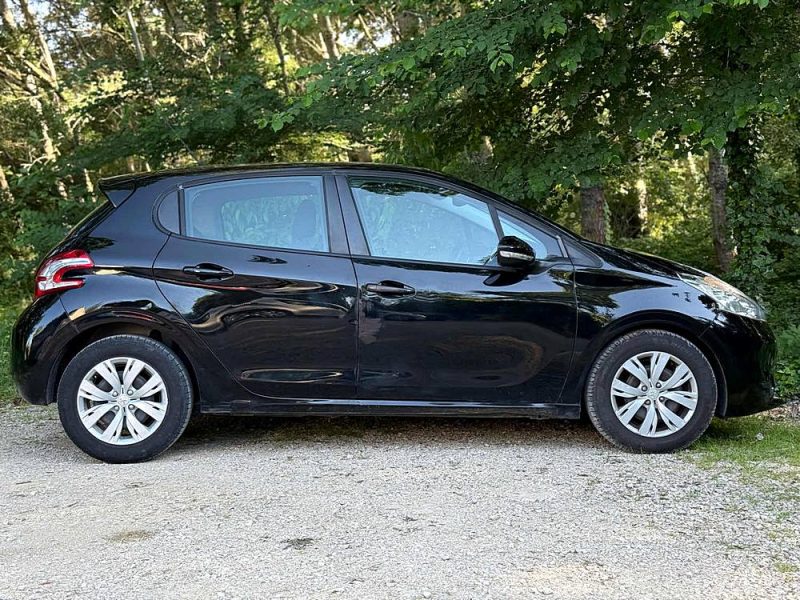 PEUGEOT 208 1.4 HDI 68 ACTIVE BVA 5P