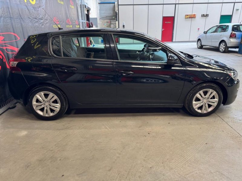 PEUGEOT 308 1.6 BLUE HDI 120 Active 