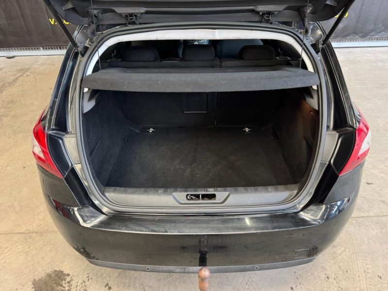 PEUGEOT 308 1.6 BLUE HDI 120 Active 